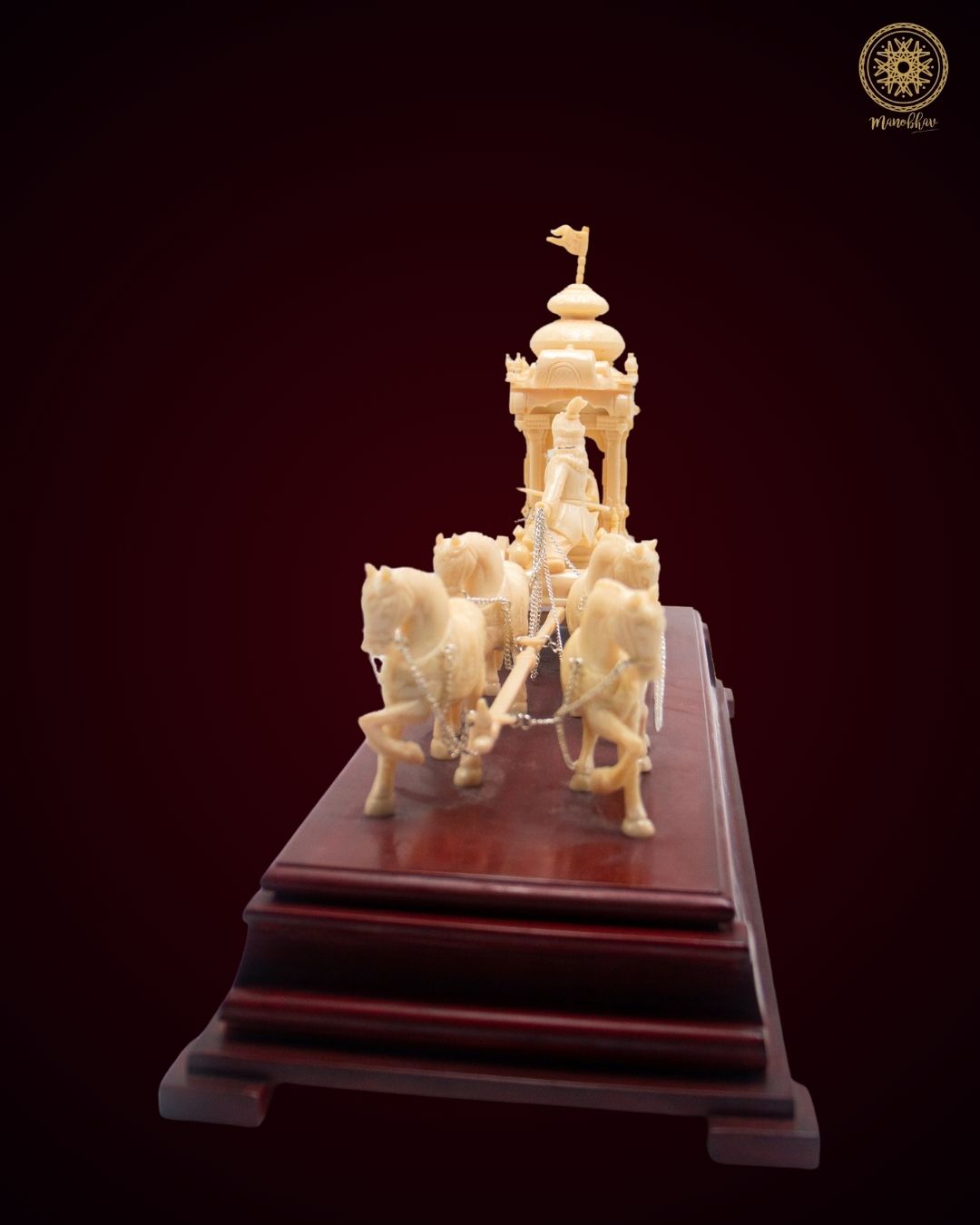 arjun-krishna-mahabharat-rath-showpiece-resin-kurukshetra-chariot