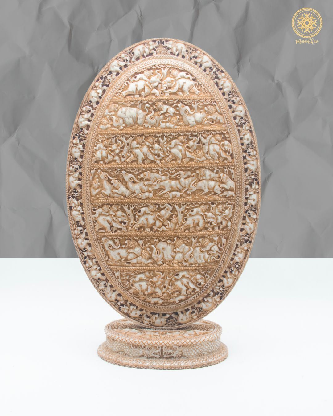 Hand Carved Unique Wild Life Themed Table Decor Piece | Decorative Tabletop