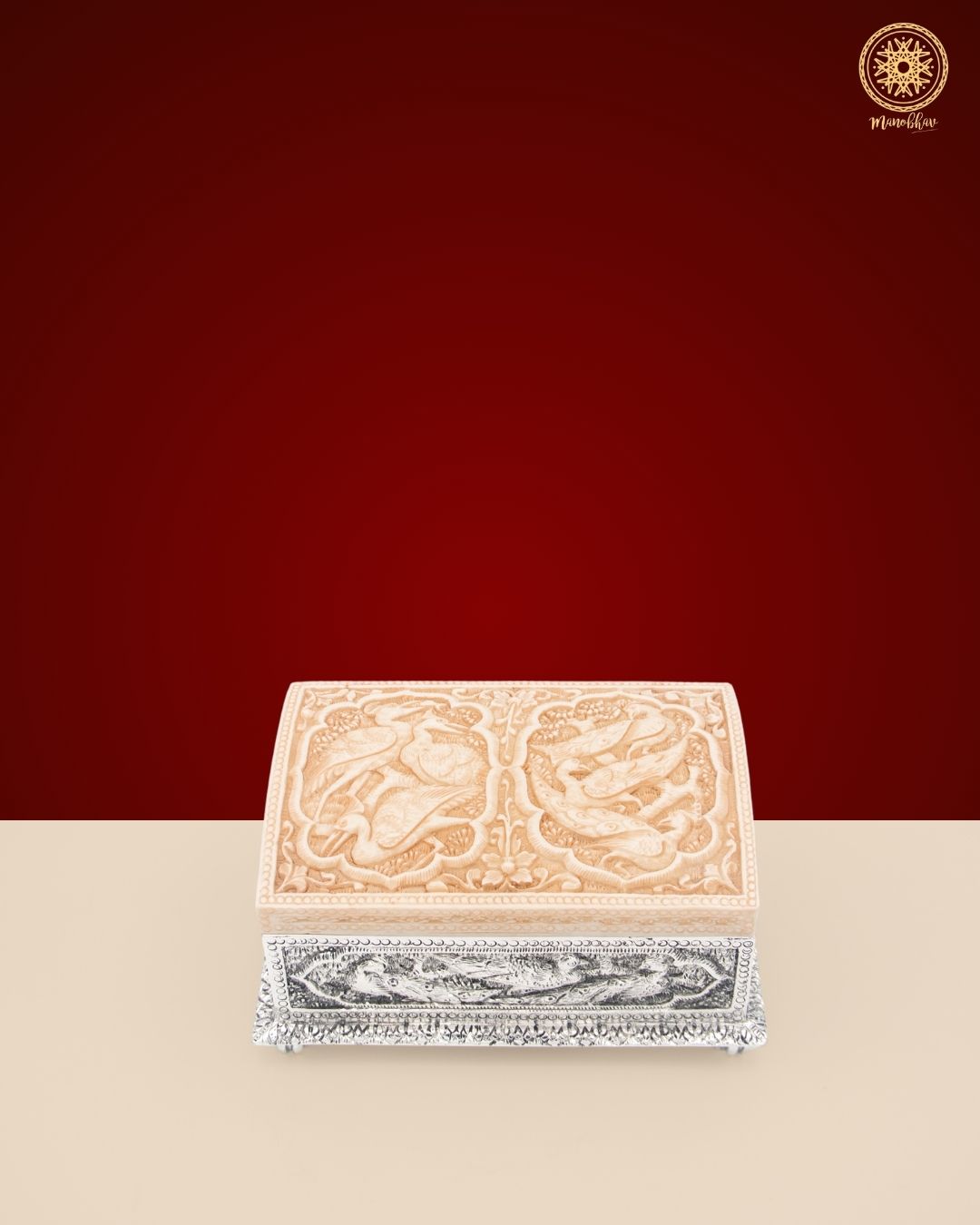 Luxury Hand-Carved Jewelry Storage Box | Perfect Gift for Special Occasions
